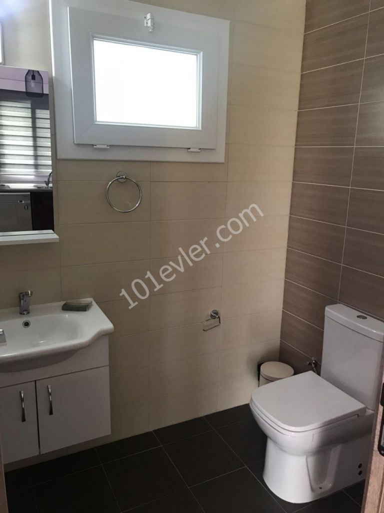 Flat To Rent in Alsancak, Kyrenia