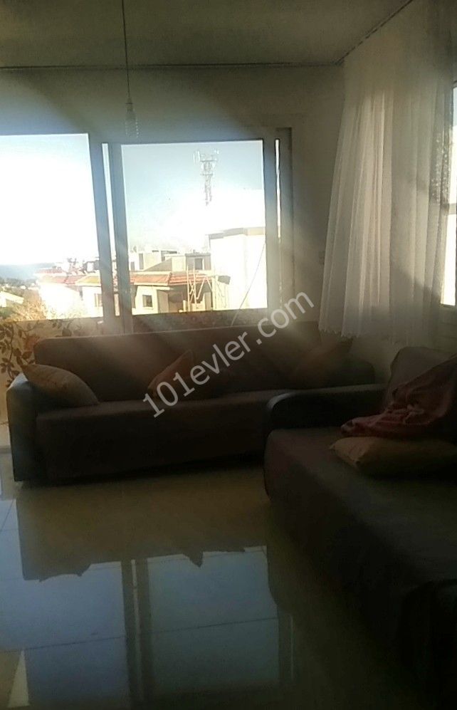 LAPTA BEKTAŞ MARKET CIVARINDA 2+1 DAİRE  ORTAK  HAVUZLU KİRALIK !!!! 0533846 11 83 ZEBA TAJİEVA