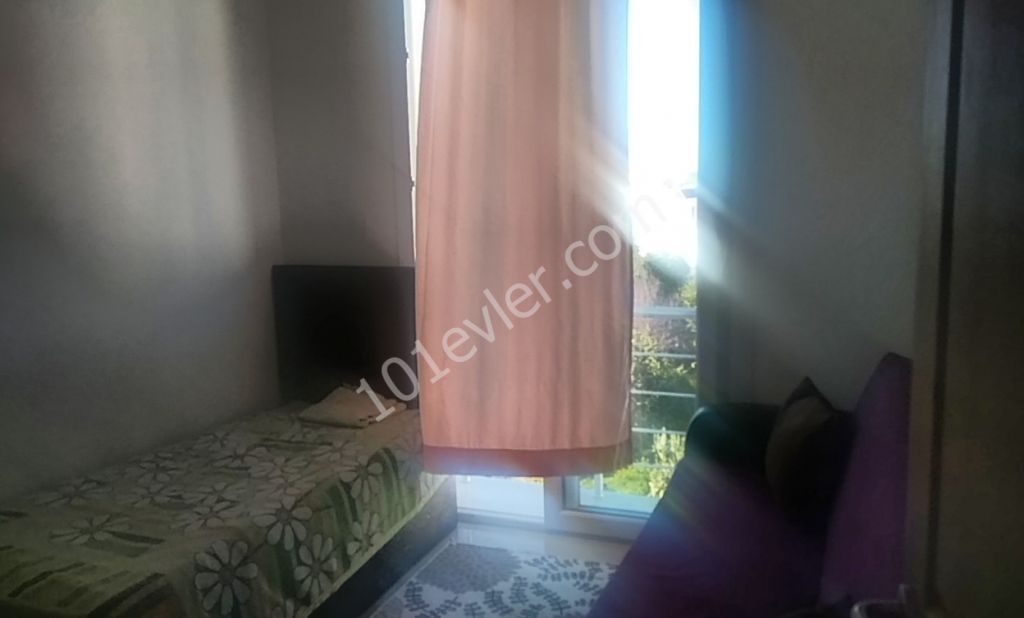 LAPTA BEKTAŞ MARKET CIVARINDA 2+1 DAİRE  ORTAK  HAVUZLU KİRALIK !!!! 0533846 11 83 ZEBA TAJİEVA