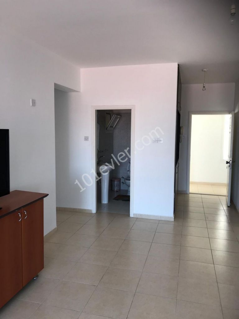 Flat To Rent in Alsancak, Kyrenia