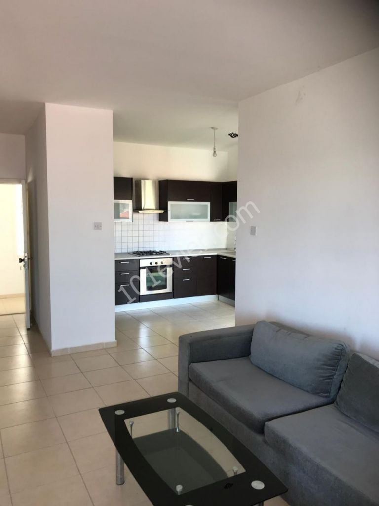 Flat To Rent in Alsancak, Kyrenia