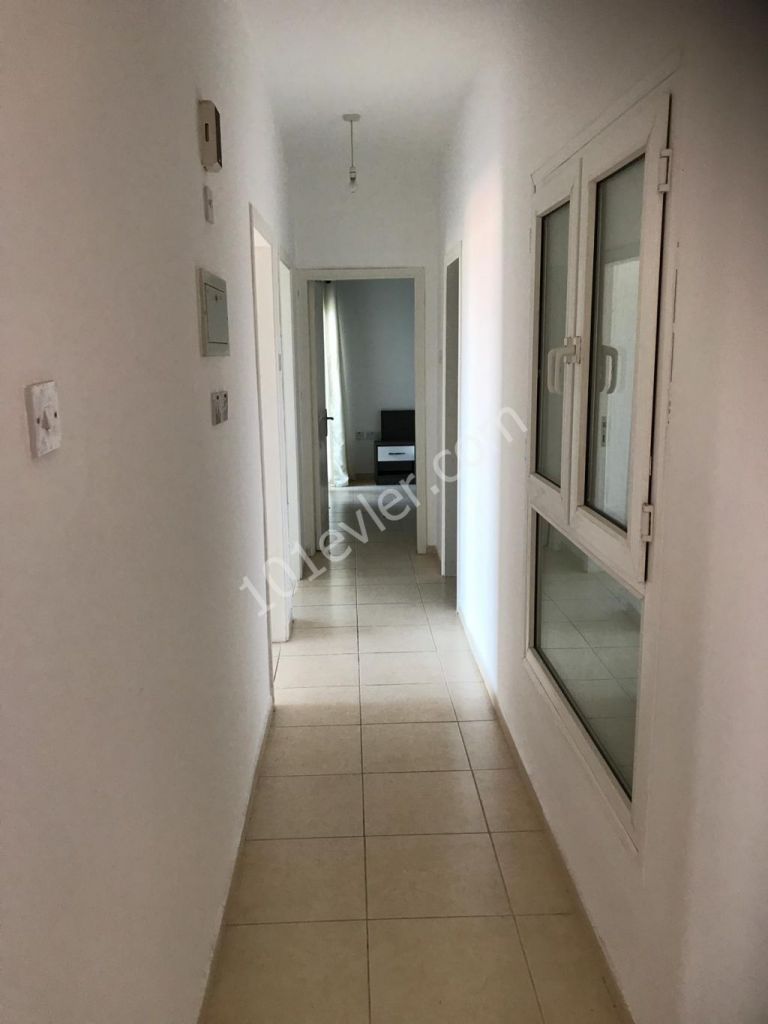 Flat To Rent in Alsancak, Kyrenia