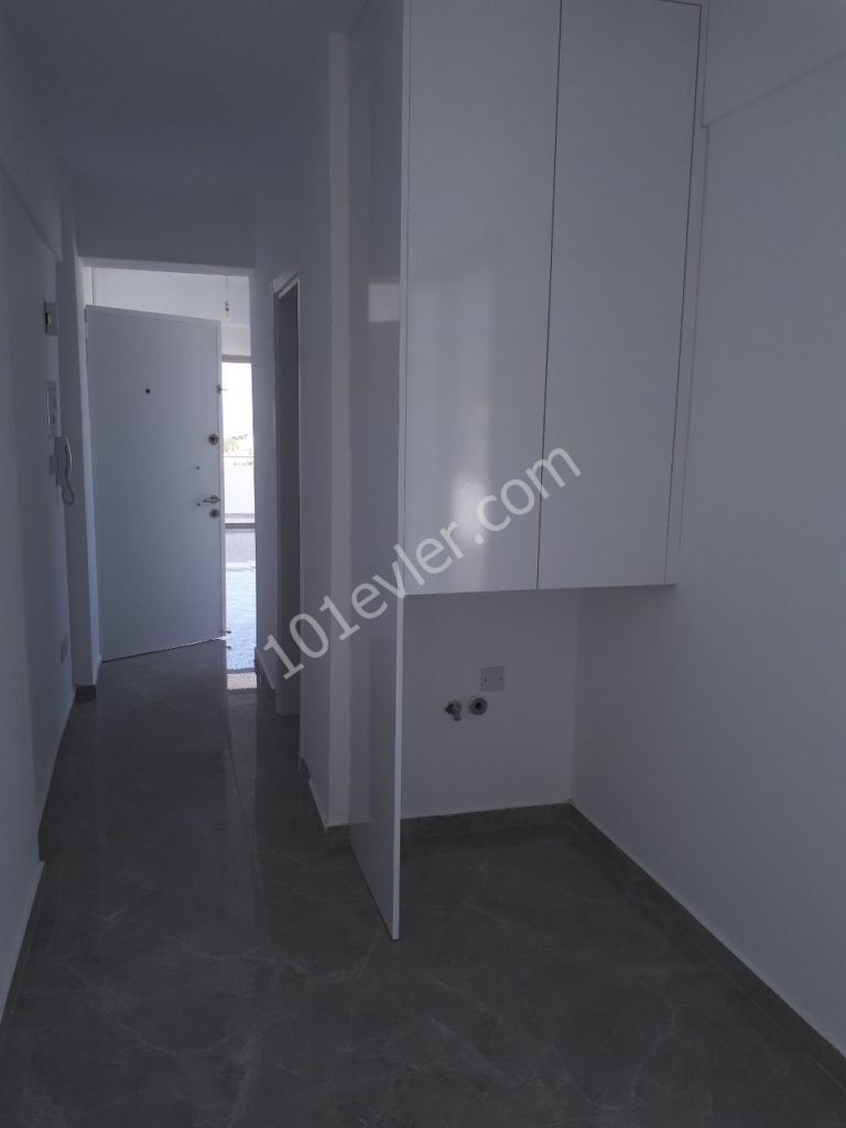 GİRNE MERKEZDE TÜM YAŞAM ALANLARINA YÜRÜME MESAFESİ YENİ 3+1 PENTHOUSE