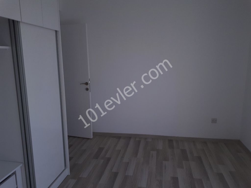 GİRNE MERKEZDE TÜM YAŞAM ALANLARINA YÜRÜME MESAFESİ YENİ 3+1 PENTHOUSE