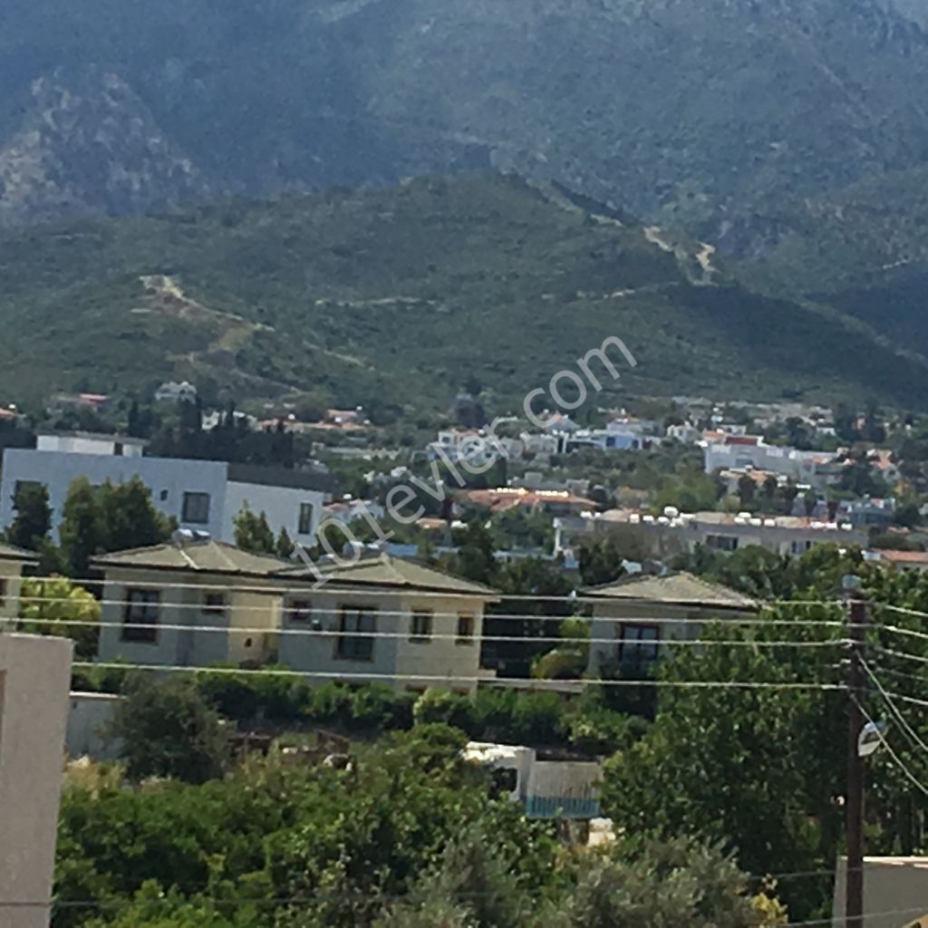 KYRENIA ALSANCAK IS AN APARTMENT IN A PRIVATE PROJECT WITHIN WALKING DISTANCE OF THE SEA, BUT SUITABLE FOR DETACHED LIVING ** 