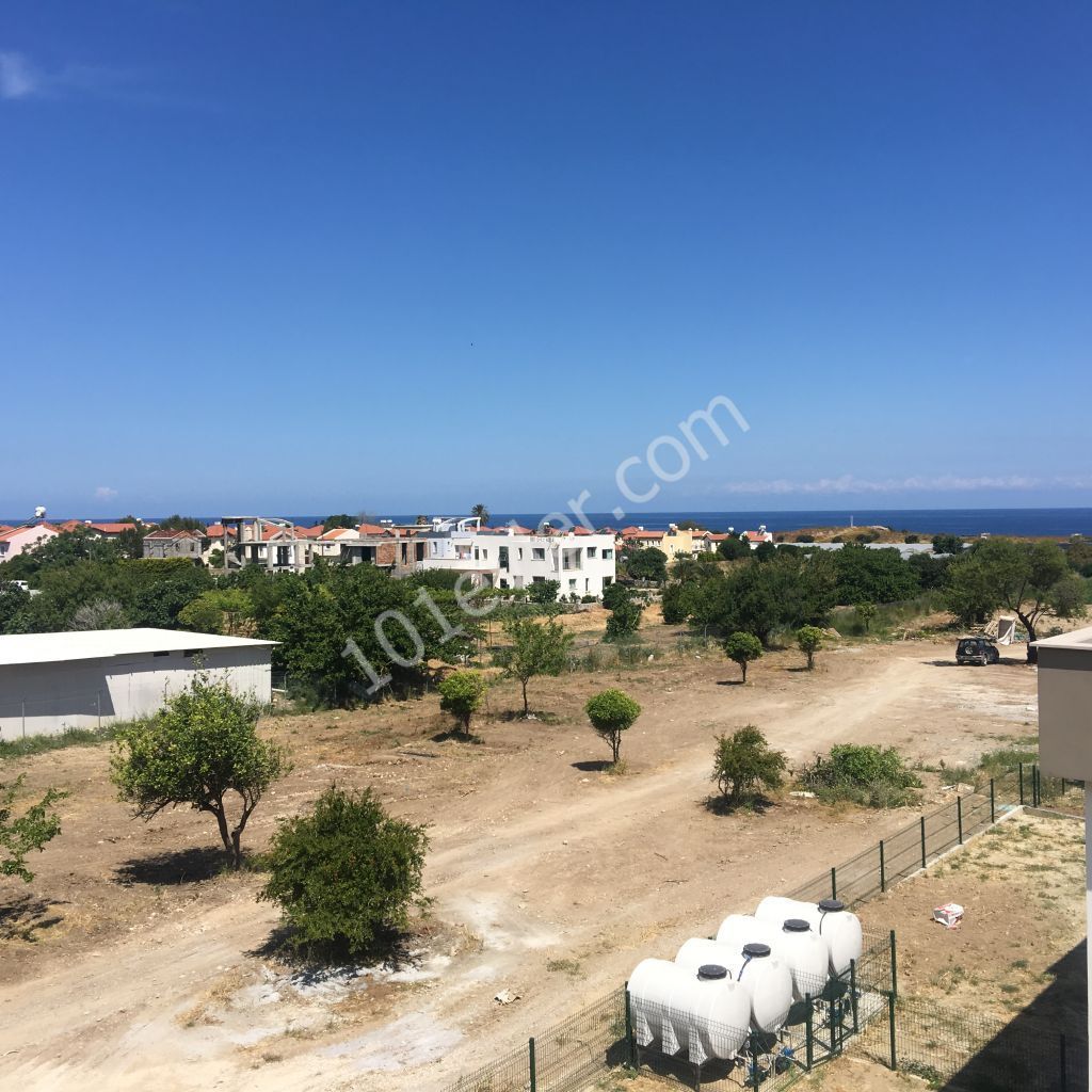 KYRENIA ALSANCAK IS AN APARTMENT IN A PRIVATE PROJECT WITHIN WALKING DISTANCE OF THE SEA, BUT SUITABLE FOR DETACHED LIVING ** 