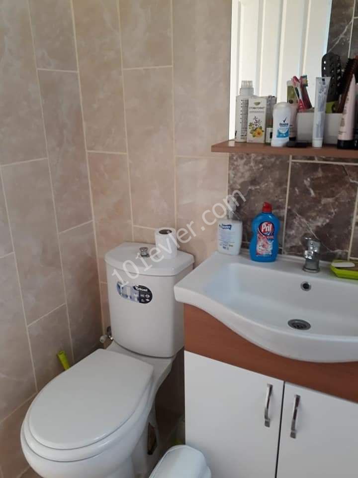 Flat To Rent in Alsancak, Kyrenia