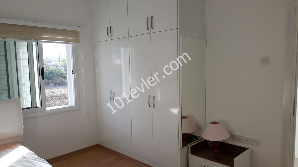 LAPTA DA ÖZEL HAVUZLU MANZARALI LÜX VİLLA  DENİZE 5 DAKİKA MESAFE  UZAKLIGINDA SATILIK. 05338461183 ZEBA TAJİEVA