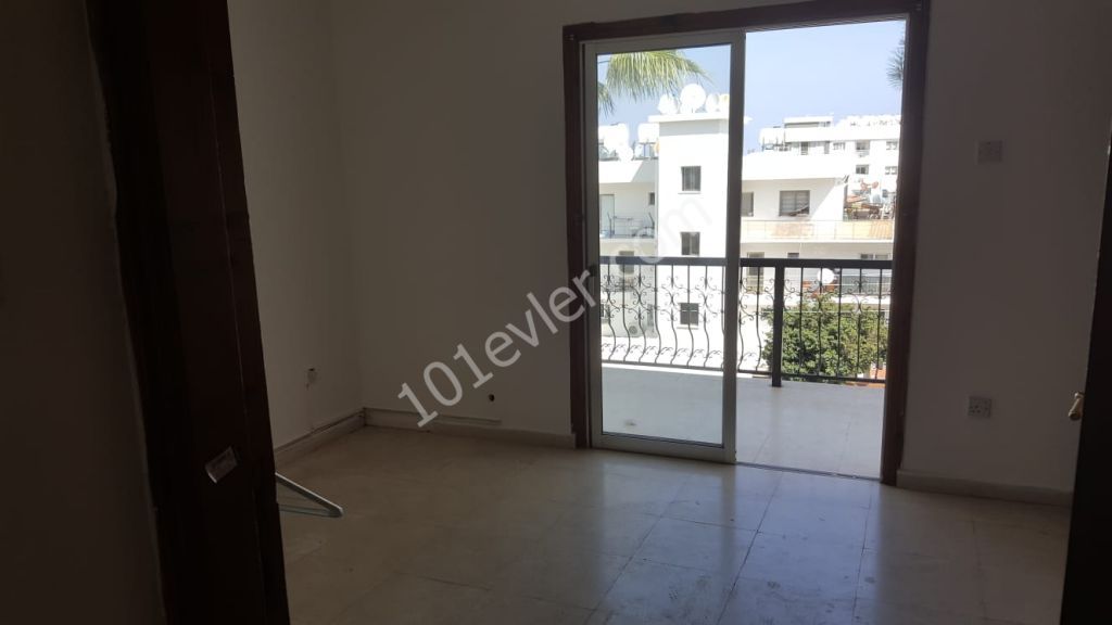 Flat For Sale in Yukarı Girne, Kyrenia