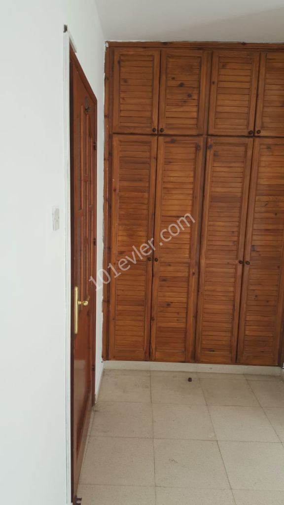 Flat For Sale in Yukarı Girne, Kyrenia