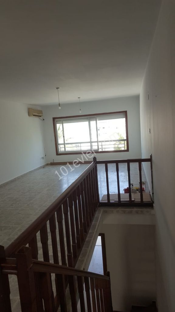 Flat For Sale in Yukarı Girne, Kyrenia