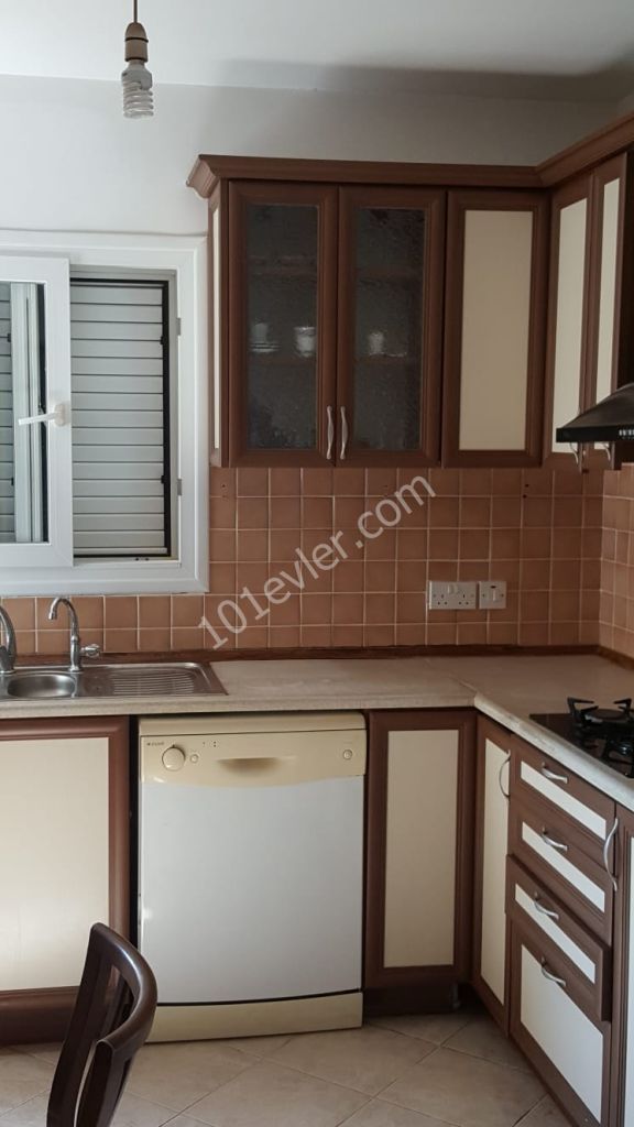 GİRNE BEKTAŞ MARKET BÖLGESİNDE 120 M2 2+1 FULL EŞYALI