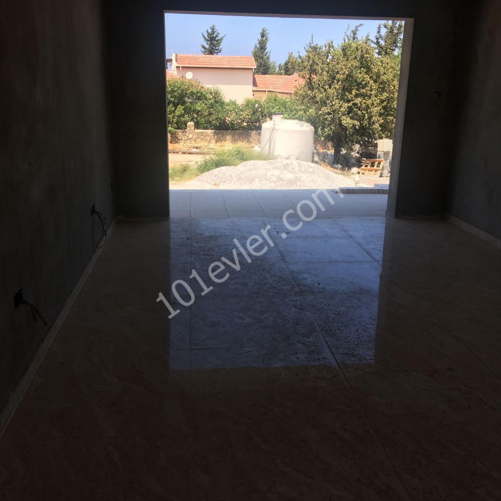 Flat To Rent in Alsancak, Kyrenia