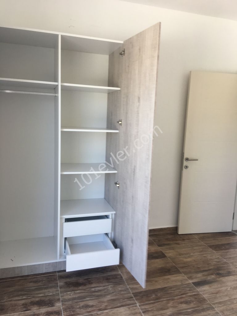 ALSANCAK RİVER SİDE BÖLGESİNDE LOJMAN OLMAYA UYGUN YENİ  2+1 70 M2 