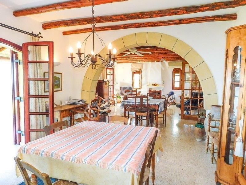 Villa with 3 Bedroom Pre 1974 Turkish Title with furniture and very private