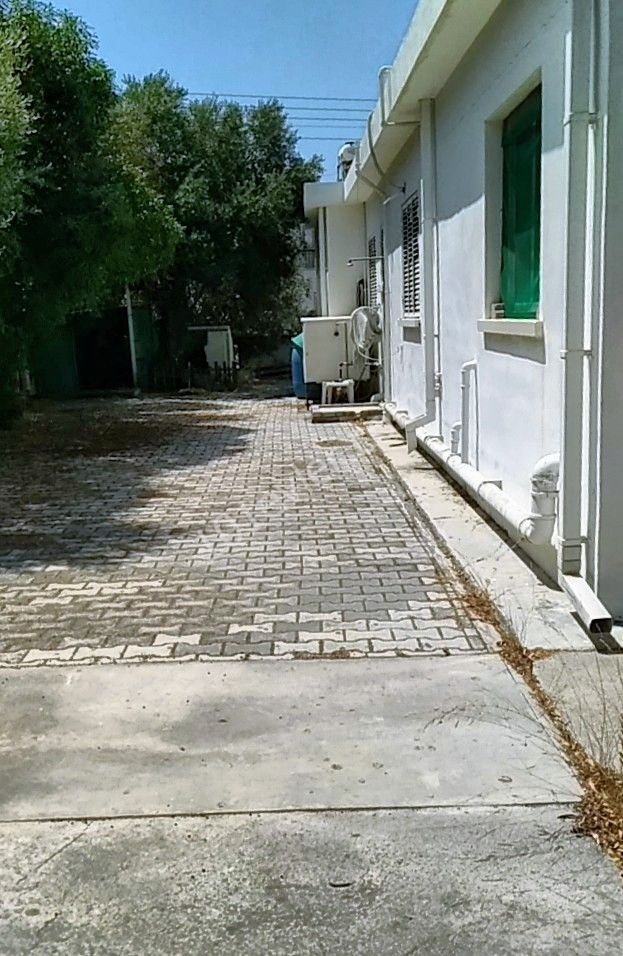 خانه مستقل برای فروش in Karşıyaka, گیرنه