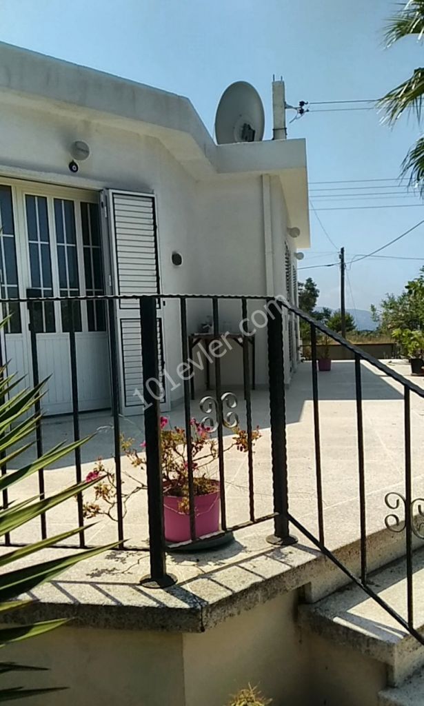 Detached House For Sale in Karşıyaka, Kyrenia