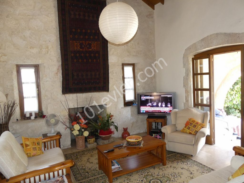 Very beautiful STONE VILLA with 4 bedrooms and garden with lots of character