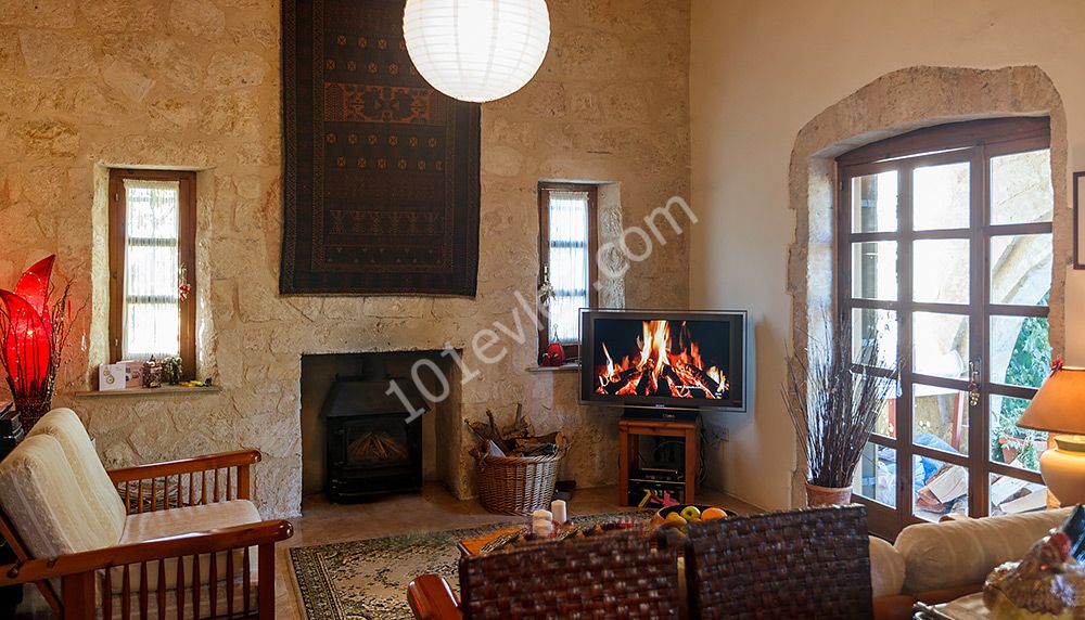 Very beautiful STONE VILLA with 4 bedrooms and garden with lots of character