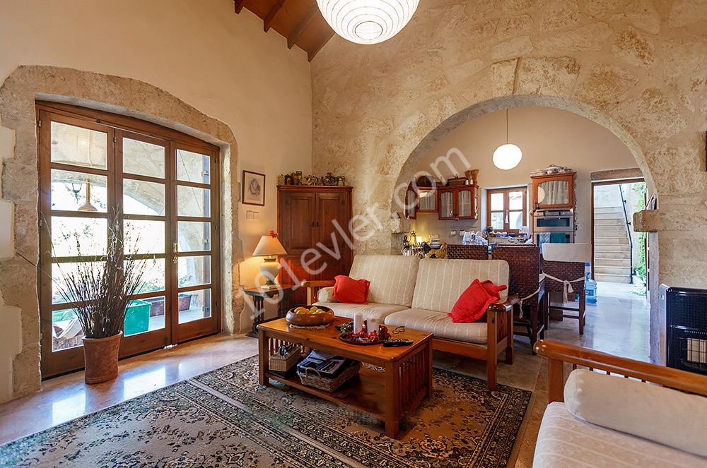 Very beautiful STONE VILLA with 4 bedrooms and garden with lots of character