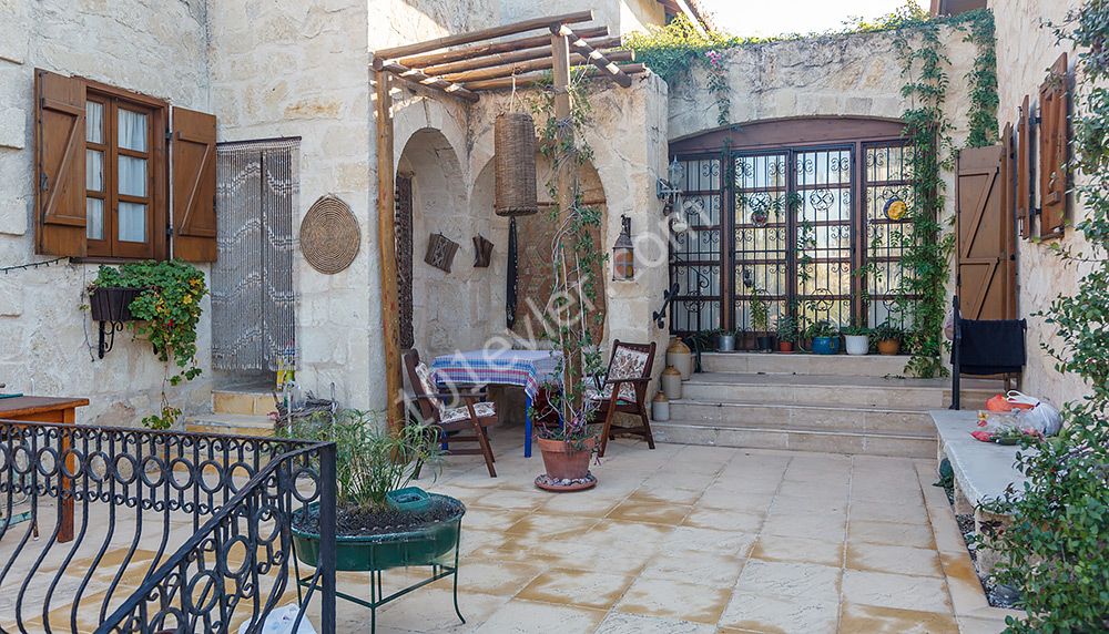 Very beautiful STONE VILLA with 4 bedrooms and garden with lots of character