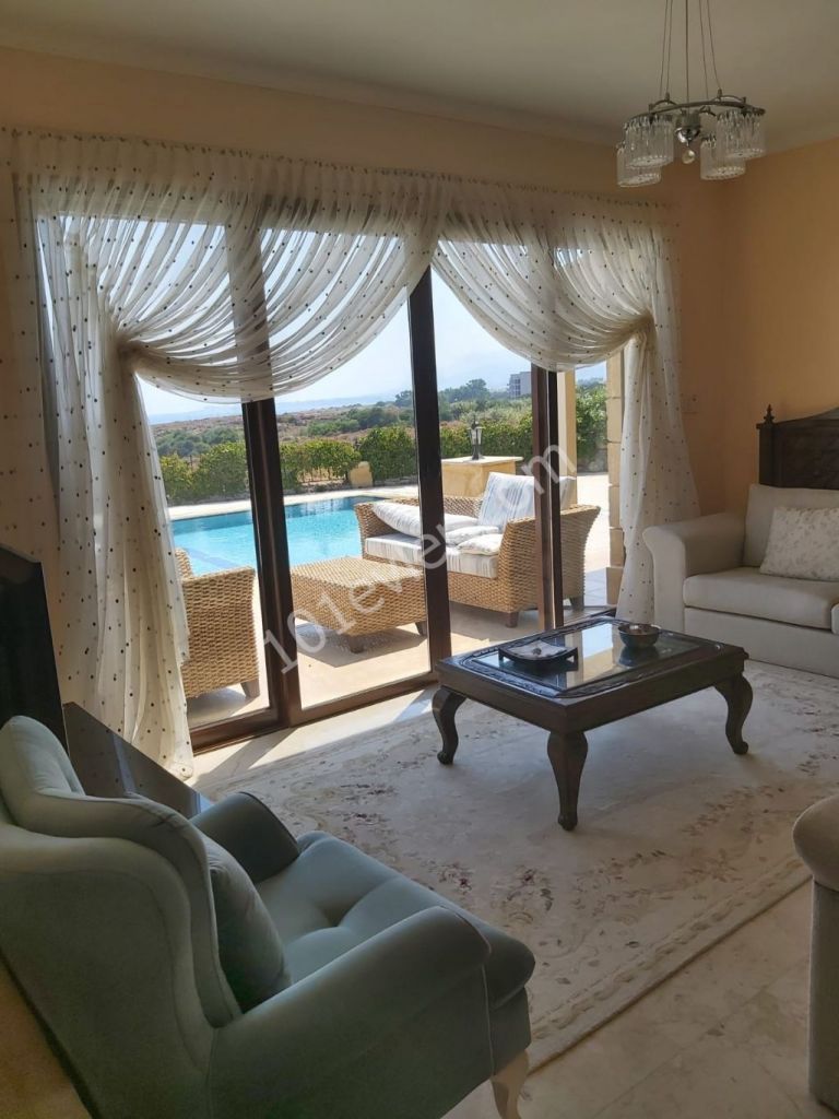 TURKISH TITLE 3 BEDROOM VILLA WITH SWIMMING POOL IN KARŞIYAKA VILLAGE VERY CLOSE TO THE SEA