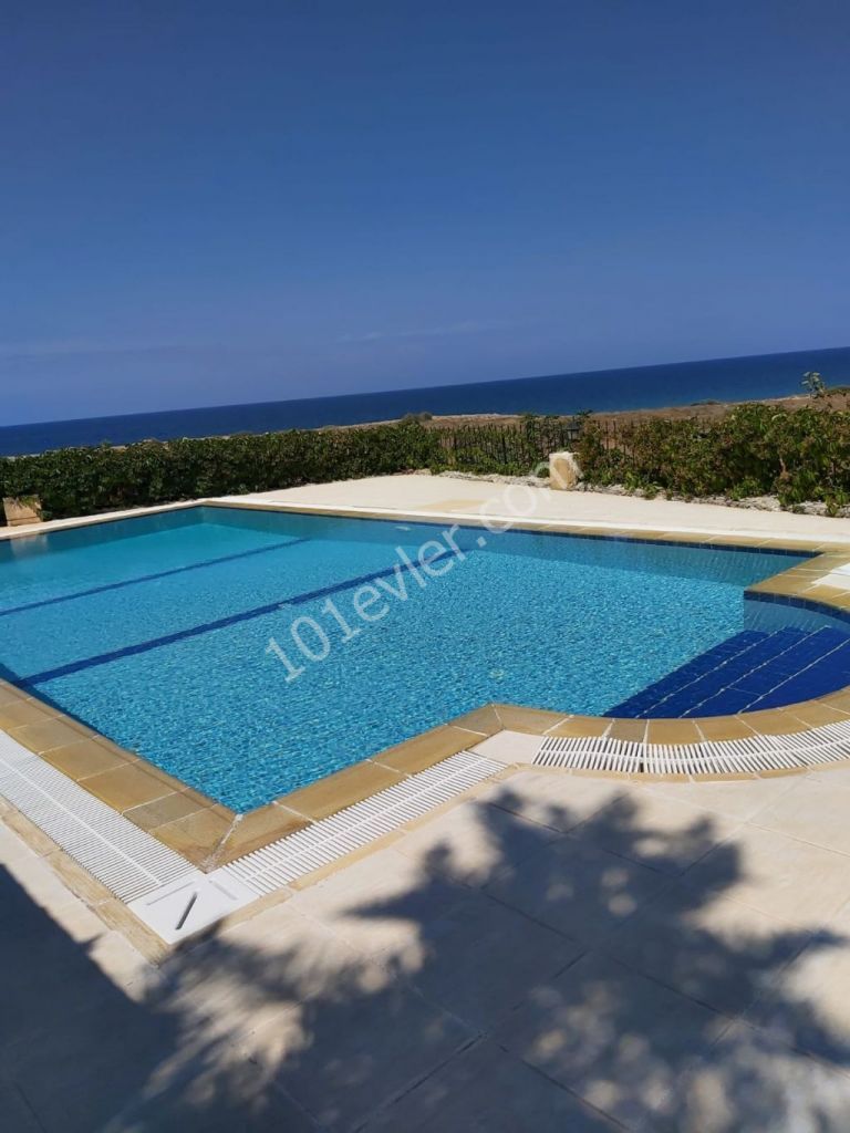 TURKISH TITLE 3 BEDROOM VILLA WITH SWIMMING POOL IN KARŞIYAKA VILLAGE VERY CLOSE TO THE SEA