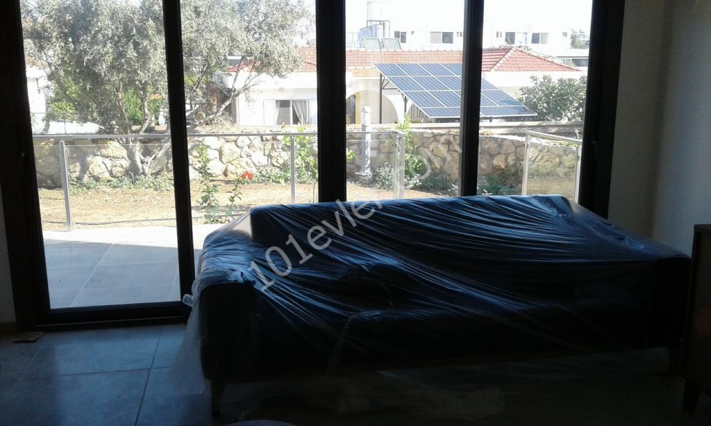 ALSANCAK ATAKARA MARKETE YAKIN ZEMİN KAT ORTAK HAVUZLU  3+1 SIFIR EŞYALI DAİRE . 05338461183 ZEBO TAJİEVA.