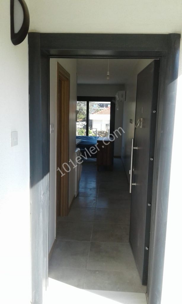 Flat To Rent in Alsancak, Kyrenia