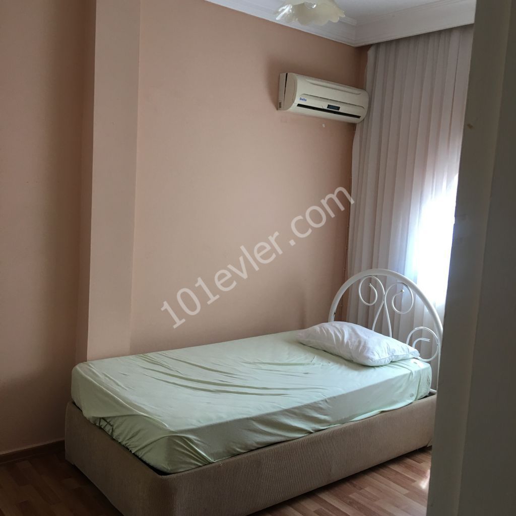 GİRNE KARAOĞLAN MERKEZDE MÜSTAKİL RAHATLIĞINDA 2+1 DAİRE