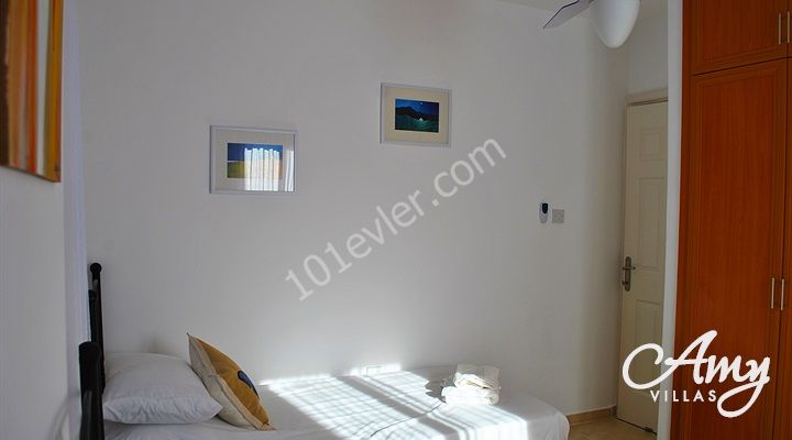 GİRNE, ALSANCAK'ta müstakil koçanlı ve Yüzme havuzlu 3+1 villa. Doğan BORANSEL 05338671911