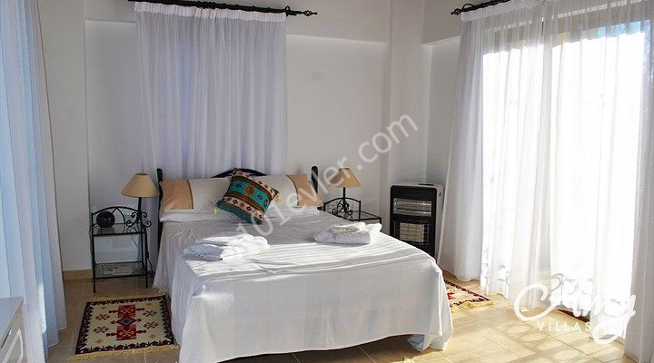 GİRNE, ALSANCAK'ta müstakil koçanlı ve Yüzme havuzlu 3+1 villa. Doğan BORANSEL 05338671911