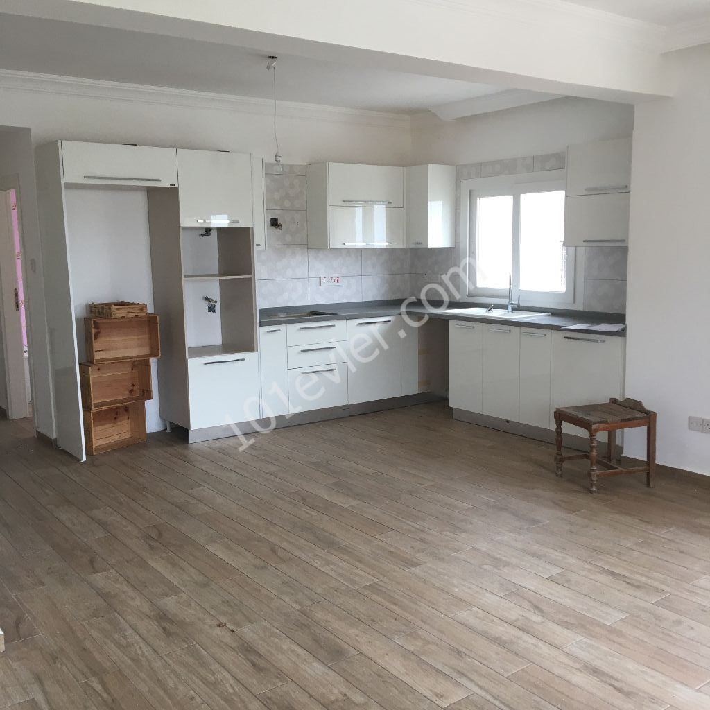 GİRNE ALSANCAK HAVUZLU SİTE 3+1 EŞYASIZ YENİ DAİRE