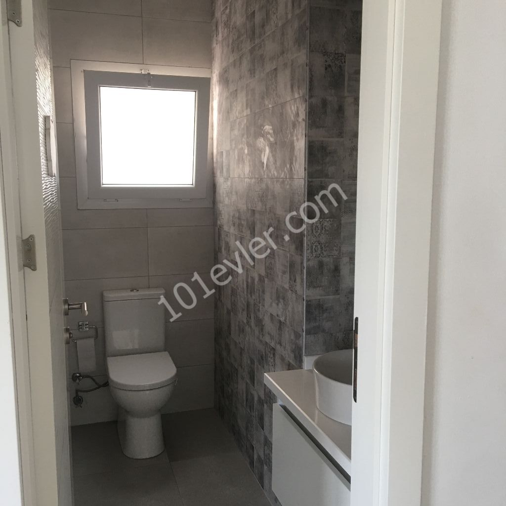 GİRNE ALSANCAK HAVUZLU SİTE 3+1 EŞYASIZ YENİ DAİRE