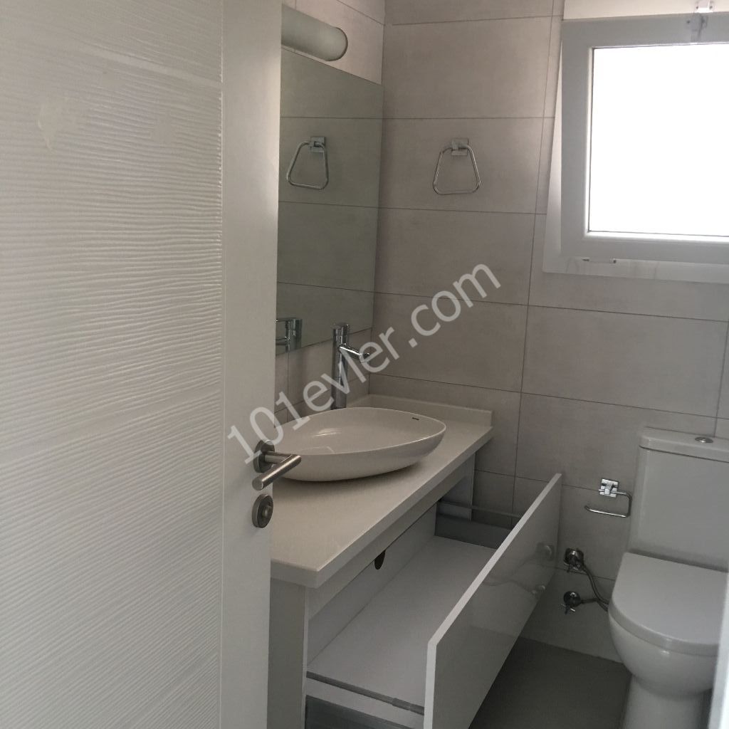 GİRNE ALSANCAK HAVUZLU SİTE 3+1 EŞYASIZ YENİ DAİRE