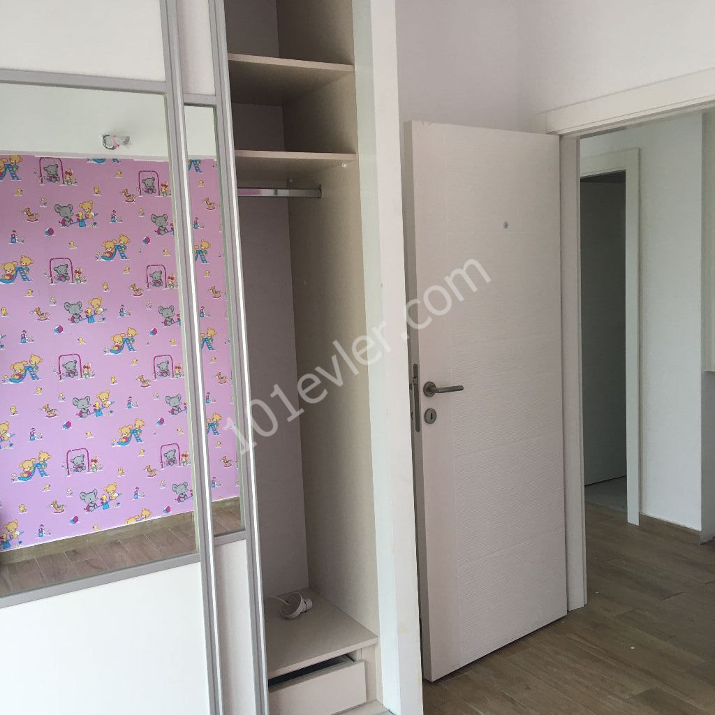 GİRNE ALSANCAK HAVUZLU SİTE 3+1 EŞYASIZ YENİ DAİRE