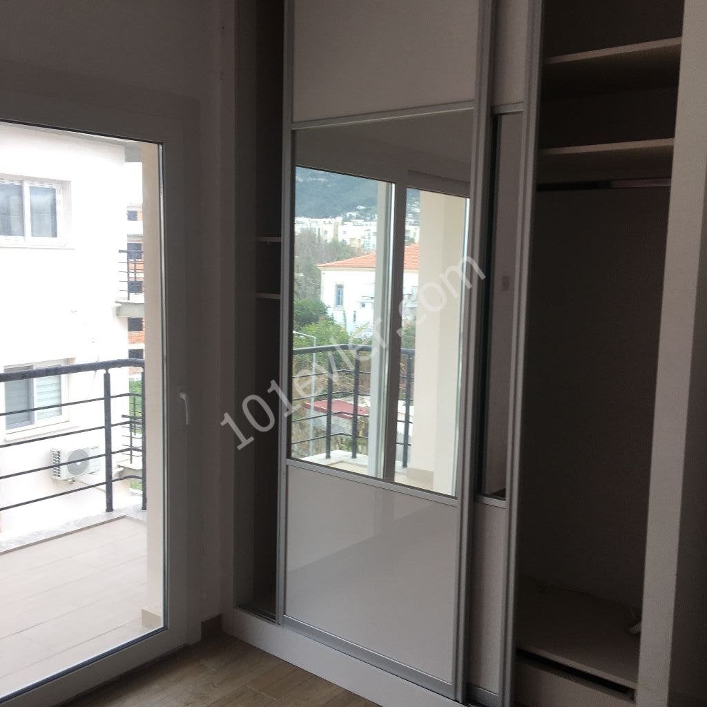 GİRNE ALSANCAK HAVUZLU SİTE 3+1 EŞYASIZ YENİ DAİRE