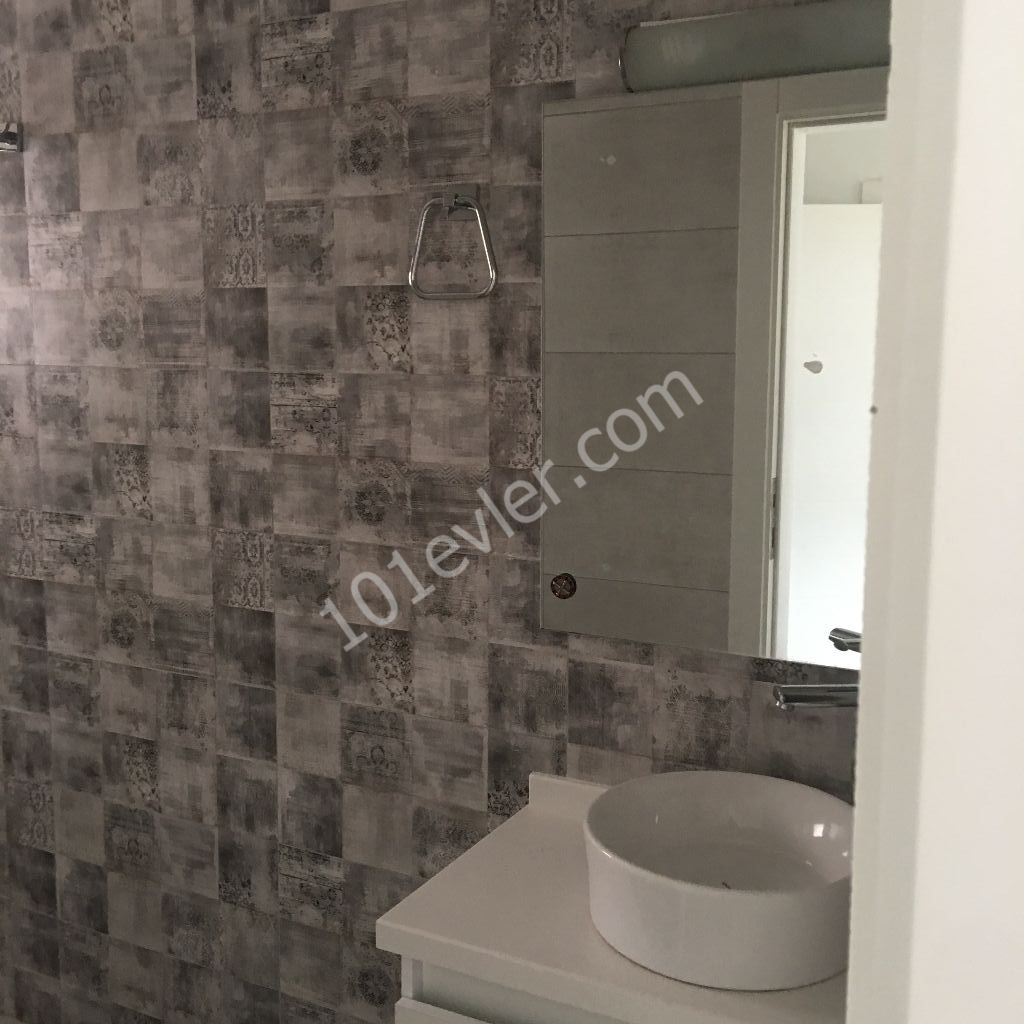 GİRNE ALSANCAK HAVUZLU SİTE 3+1 EŞYASIZ YENİ DAİRE