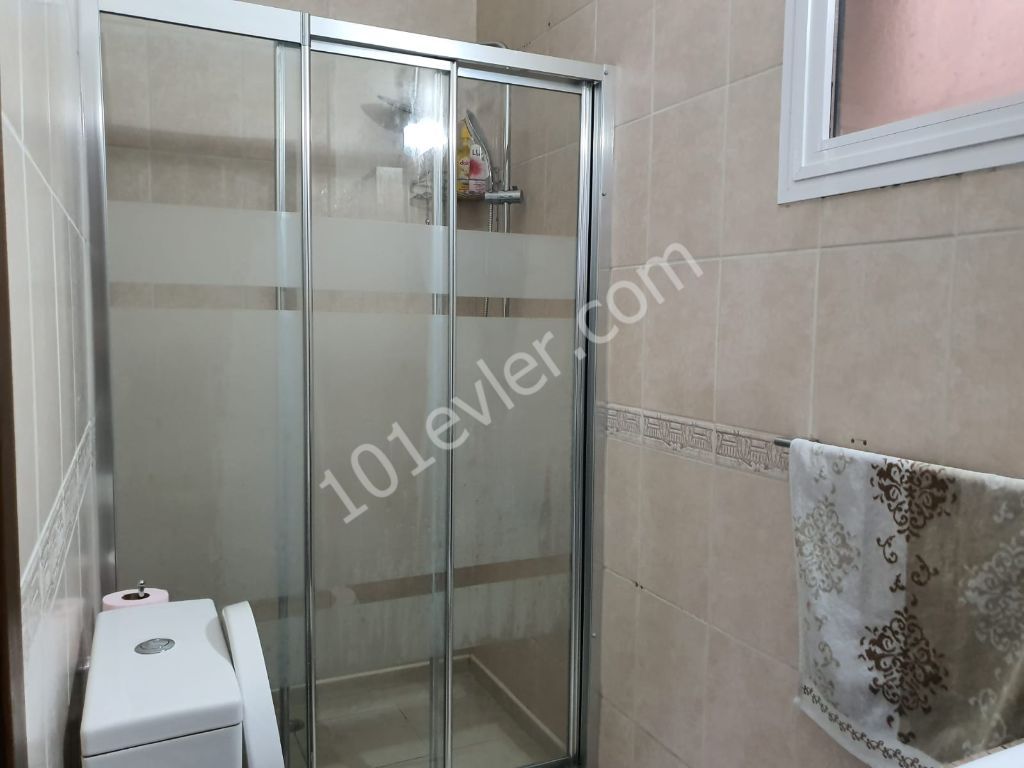 3 + 1 Ground floor apartment with garden in the center of Kyrenia ** 