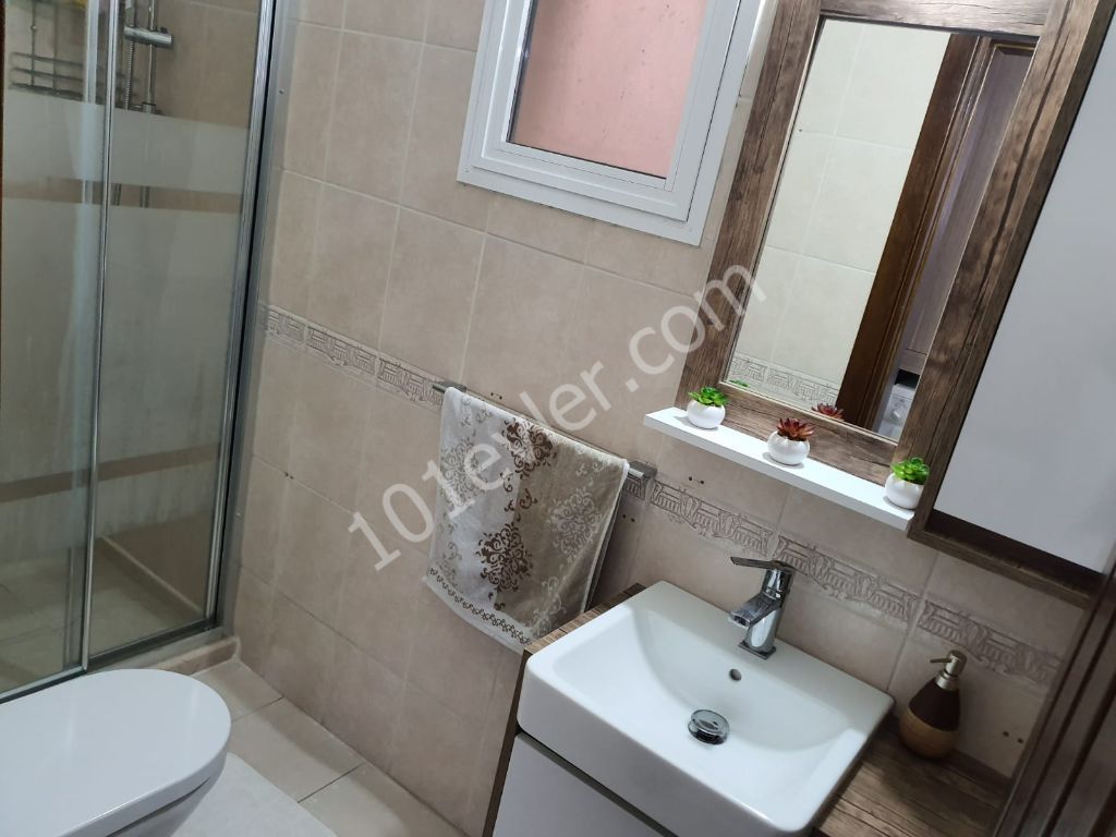 3 + 1 Ground floor apartment with garden in the center of Kyrenia ** 