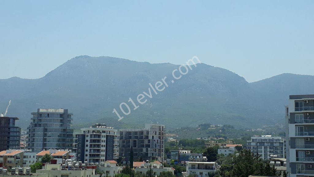 2 + 1 Turkish Cob Apartment in the center of Kyrenia ** 