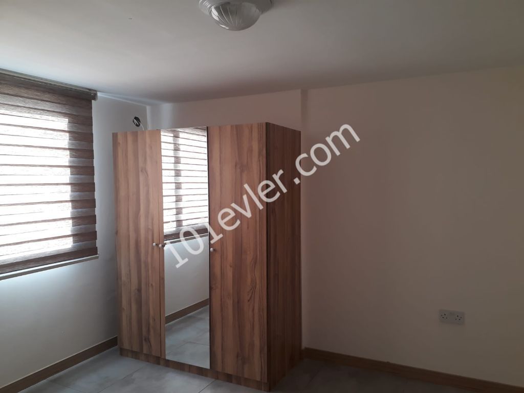 ALSANCAK DA AİLE APARTMANINDA PENTHOUSE YARI EŞYALI.