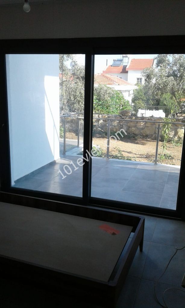 Flat To Rent in Alsancak, Kyrenia