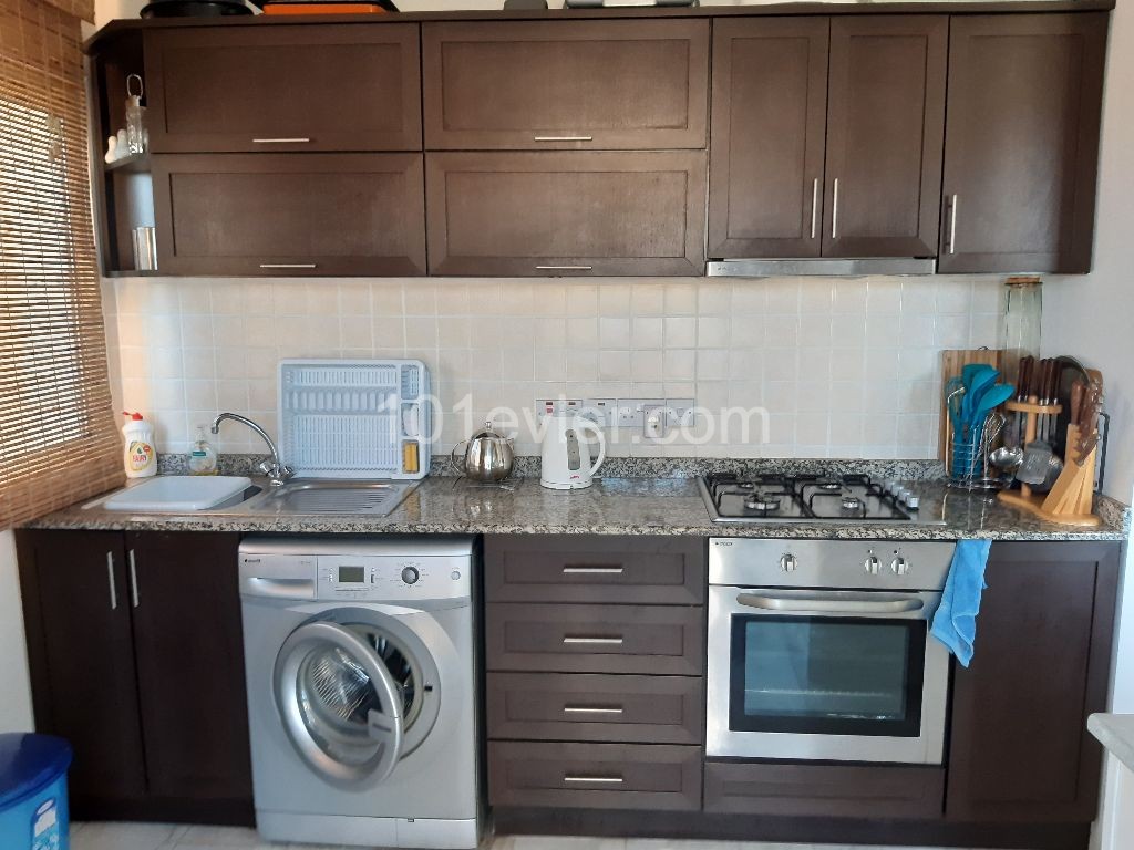 GİRNE,LAPTA'da denize çok yakın mesafede muhteşem manzaralı  3+1 PENTHOUSE-ŞİMDİ FULL EŞYALI 