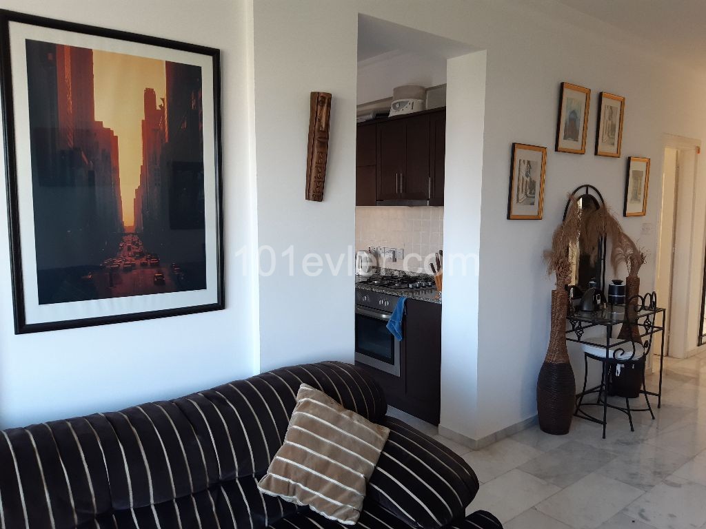 3+1 PENTHOUSE mit herrlichem Blick auf Kyrenia,ganz in der Nähe des Meeres in LAPTA - jetzt voll möbliert ** 