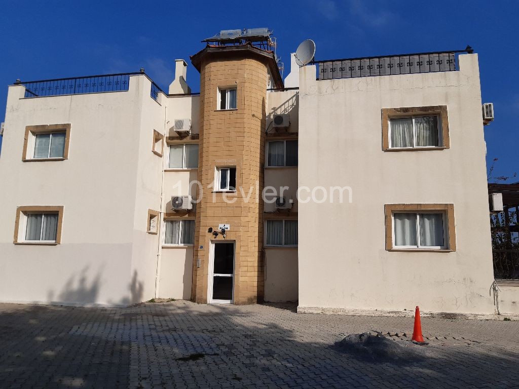 GİRNE,LAPTA'da denize çok yakın mesafede muhteşem manzaralı  3+1 PENTHOUSE-ŞİMDİ FULL EŞYALI 