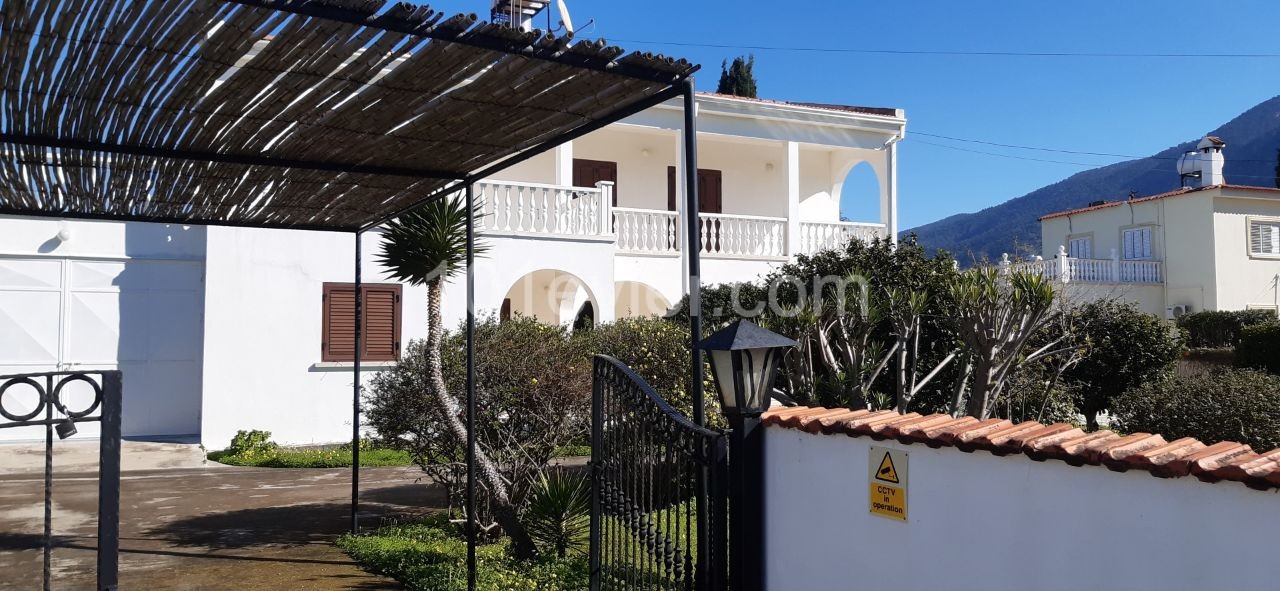 200 m2 3 + 1 Villa with swimming pool and beautiful garden with 1 donum of land  very close to the sea with stunning sea and mountain views 