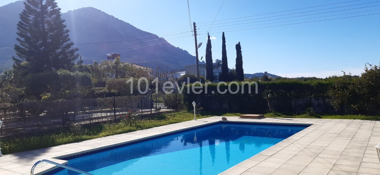 200 m2 3 + 1 Villa with swimming pool and beautiful garden with 1 donum of land  very close to the sea with stunning sea and mountain views 