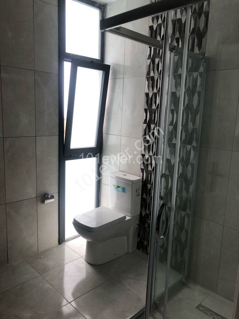 LAPTA BÖLGESİNDE BULUNAN RESİDANSE APARTMAN  SIFIR BİNA SIFIR EŞYALI FULL MANZARALI VE YÜZME HAVUZLU.