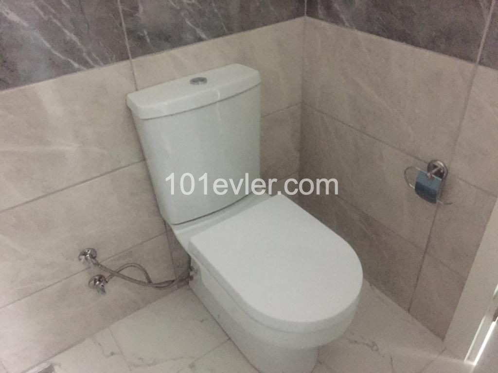 Flat To Rent in Alsancak, Kyrenia